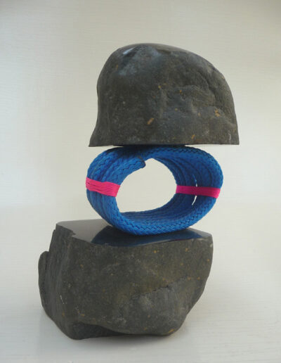 2020-Dualité-Granit,Filin bleu-Ht38cm x18cm