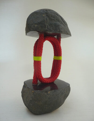 2020-Dualité-Granit,fliln rouge-Ht33cm x14cm