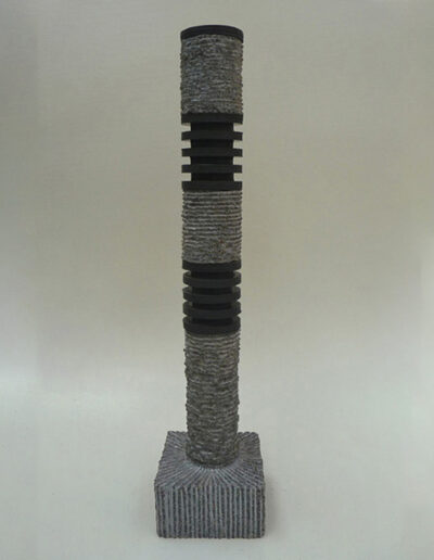 2013-Le poids des choses-Granit,Caoutchouc-HT 65 cm x 12 cm